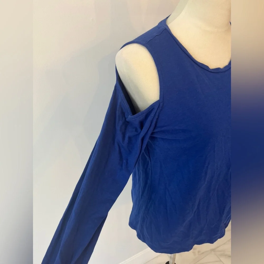 Women’s size medium blue Michael Kors cutout shoulder top